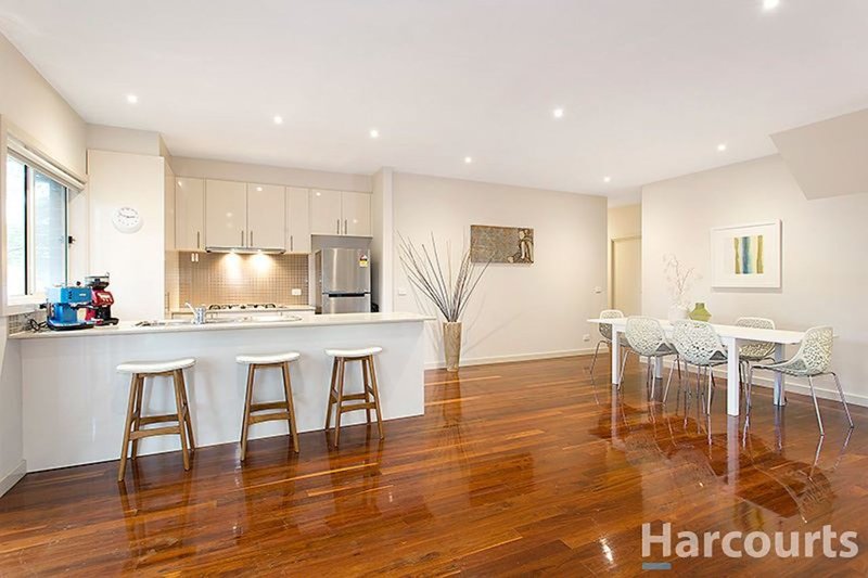 Photo - 2/14 Danien Street, Glen Waverley VIC 3150 - Image 3