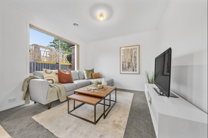 Photo - 2/14 David Street, Knoxfield VIC 3180 - Image 9