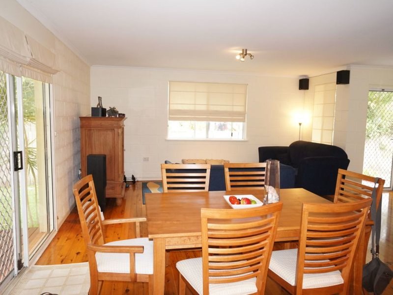 Photo - 2/14 Drury Close, Old Bar NSW 2430 - Image 5