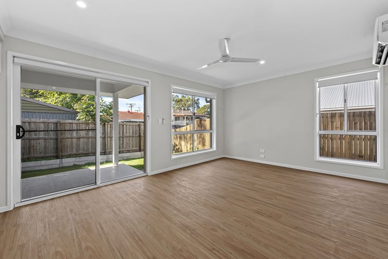 Photo - 2/14 Elm Avenue, Woodridge QLD 4114 - Image 2