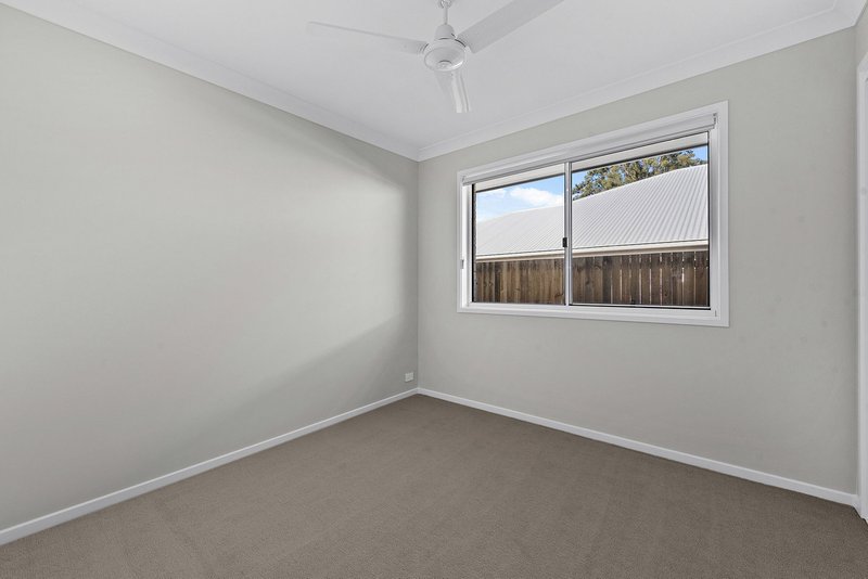 Photo - 2/14 Elm Avenue, Woodridge QLD 4114 - Image 8