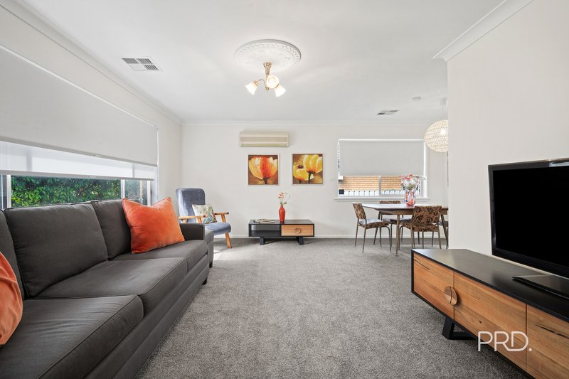 Photo - 214 Fernleigh Road, Ashmont NSW 2650 - Image 3