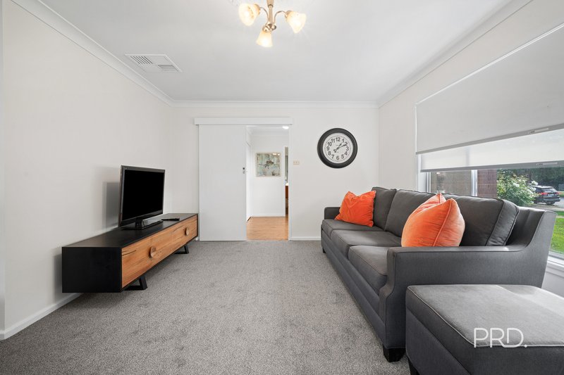 Photo - 214 Fernleigh Road, Ashmont NSW 2650 - Image 4