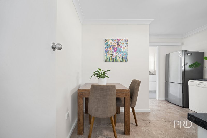 Photo - 214 Fernleigh Road, Ashmont NSW 2650 - Image 7