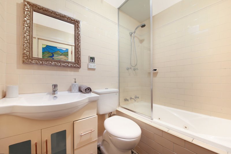 Photo - 214 Gladstone Avenue, Mount Saint Thomas NSW 2500 - Image 5