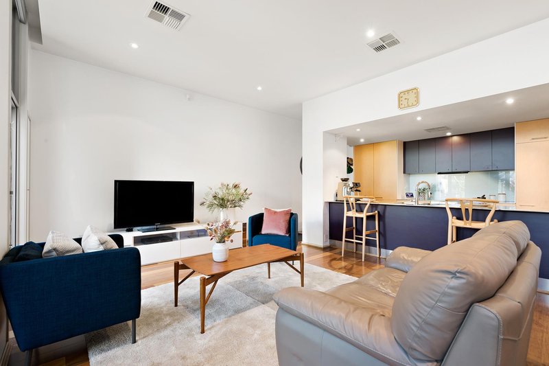 Photo - 2/14 Gould Street, Turner ACT 2612 - Image 6