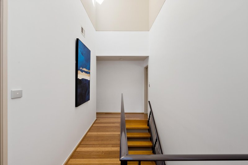 Photo - 2/14 Gould Street, Turner ACT 2612 - Image 9