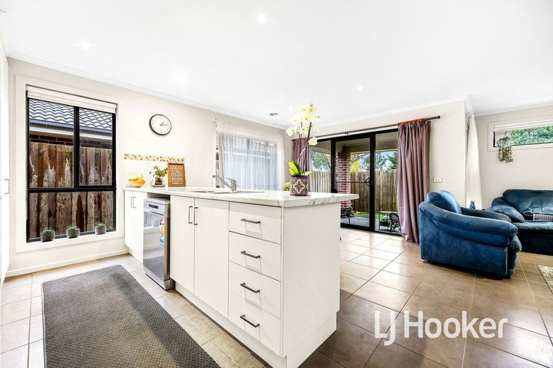 Photo - 2/14 Hair Court, Beaconsfield VIC 3807 - Image 4