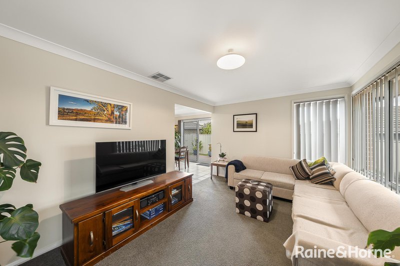 Photo - 2/14 Hanover Close, South Nowra NSW 2541 - Image 2