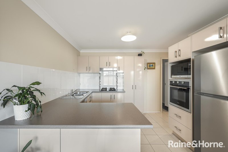 Photo - 2/14 Hanover Close, South Nowra NSW 2541 - Image 4