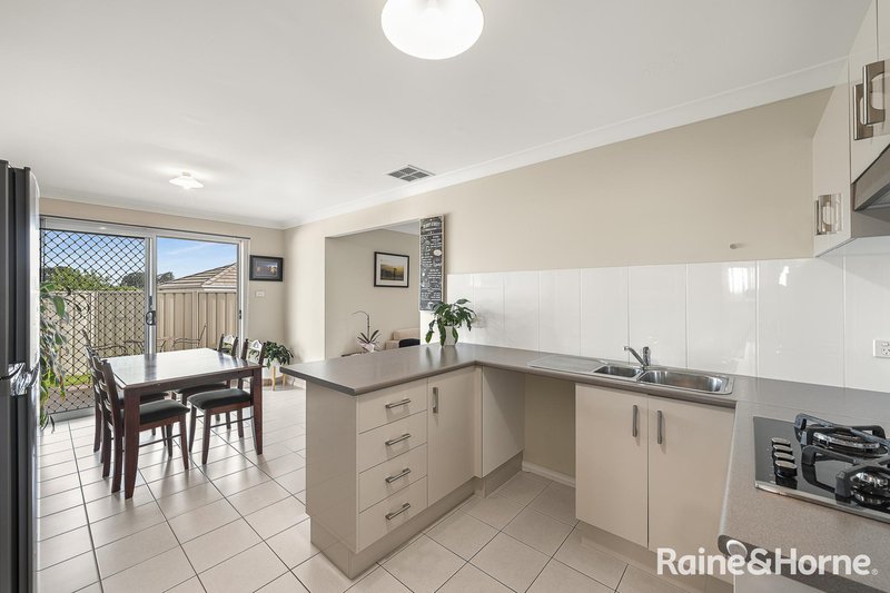 Photo - 2/14 Hanover Close, South Nowra NSW 2541 - Image 5