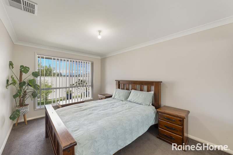Photo - 2/14 Hanover Close, South Nowra NSW 2541 - Image 9