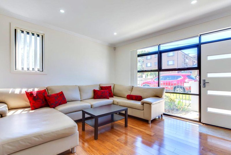 2/14 Harris Street, Harris Park NSW 2150