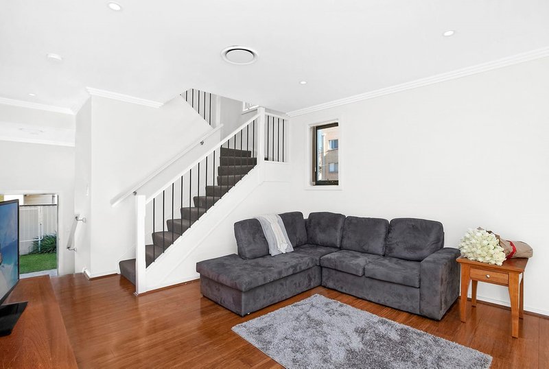 Photo - 2/14 Harris Street, Harris Park NSW 2150 - Image 2