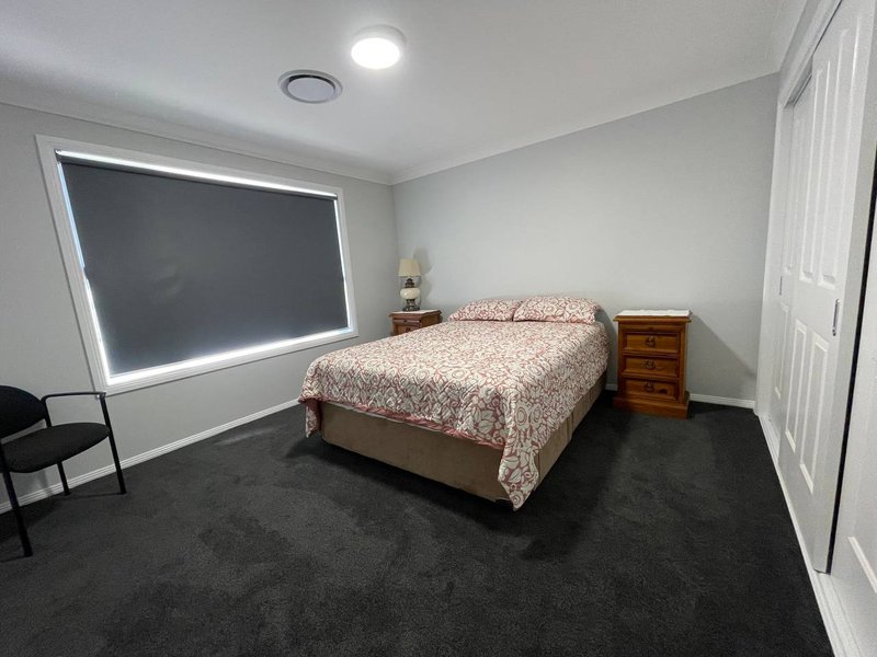 Photo - 2/14 Hartigan Avenue, Parkes NSW 2870 - Image 7