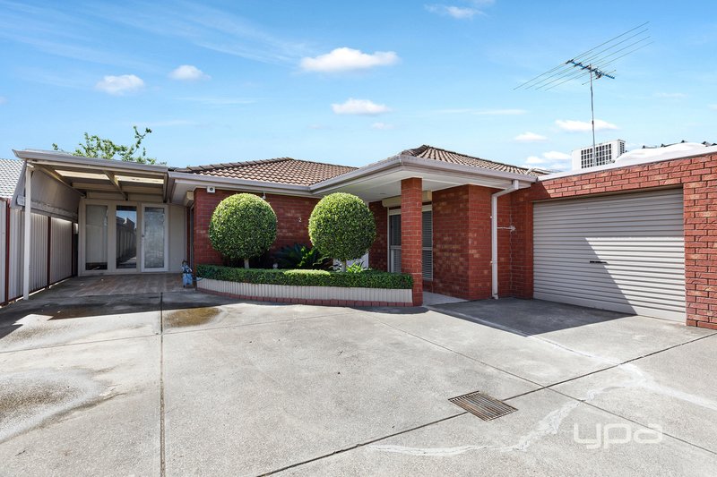 2/14 Henley Gardens, Sunshine North VIC 3020