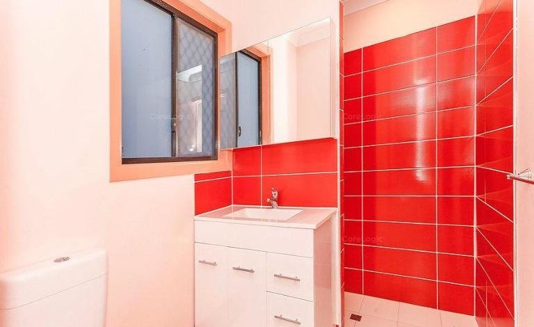 Photo - 2/14 Hibiscus Street, Kingston QLD 4114 - Image 2