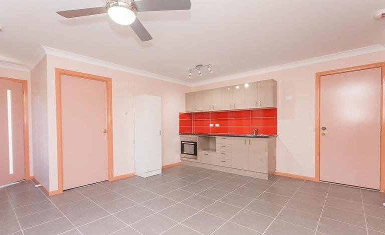Photo - 2/14 Hibiscus Street, Kingston QLD 4114 - Image 5