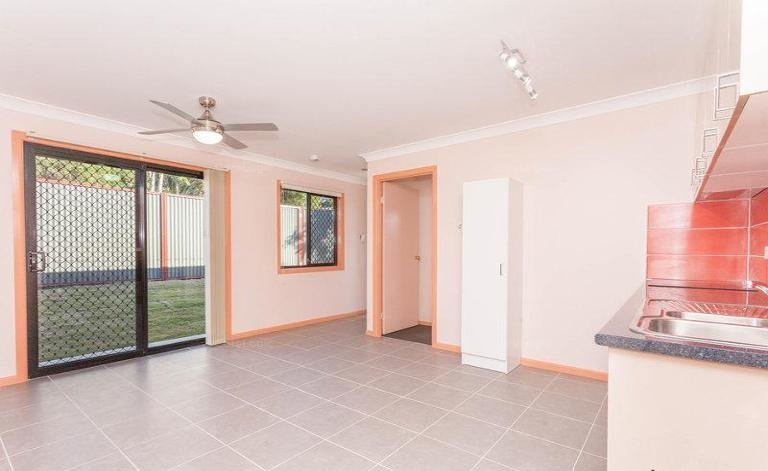 Photo - 2/14 Hibiscus Street, Kingston QLD 4114 - Image 6