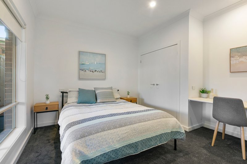 Photo - 2/14 Highland Street, Kingsbury VIC 3083 - Image 6