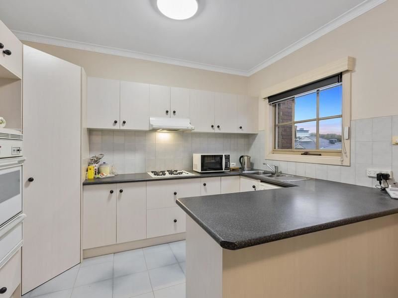 Photo - 2/14 Ingram Avenue, Glen Waverley VIC 3150 - Image 3