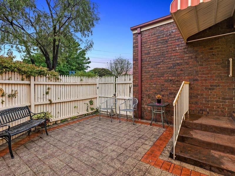 Photo - 2/14 Ingram Avenue, Glen Waverley VIC 3150 - Image 8