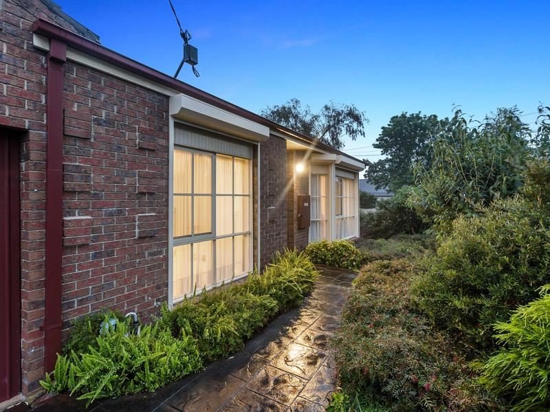 Photo - 2/14 Ingram Avenue, Glen Waverley VIC 3150 - Image 9