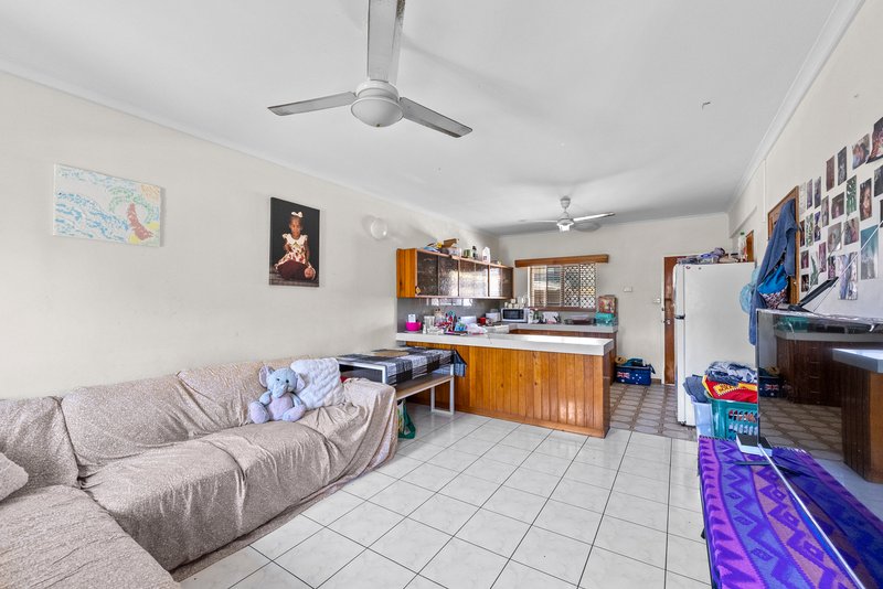 Photo - 2/14 Jensen Street, Manoora QLD 4870 - Image 3