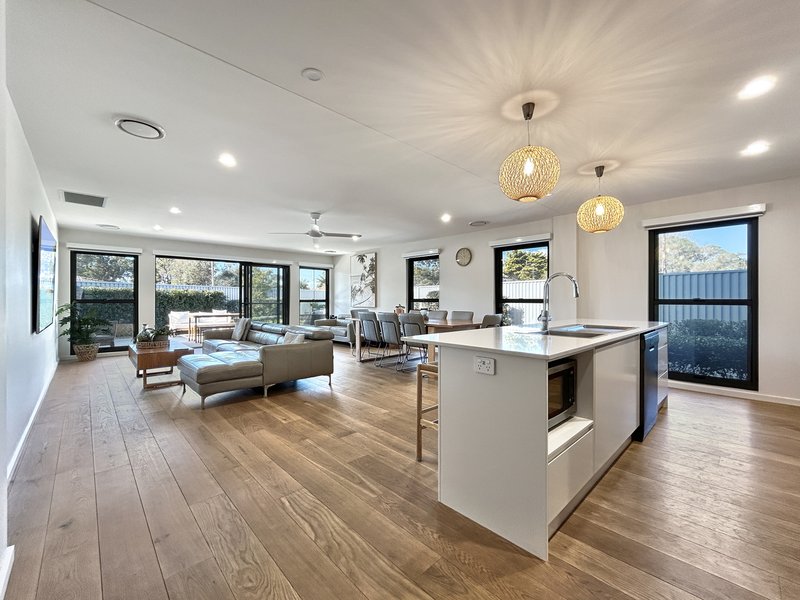 Photo - 2/14 Larmer Close, Broulee NSW 2537 - Image 3
