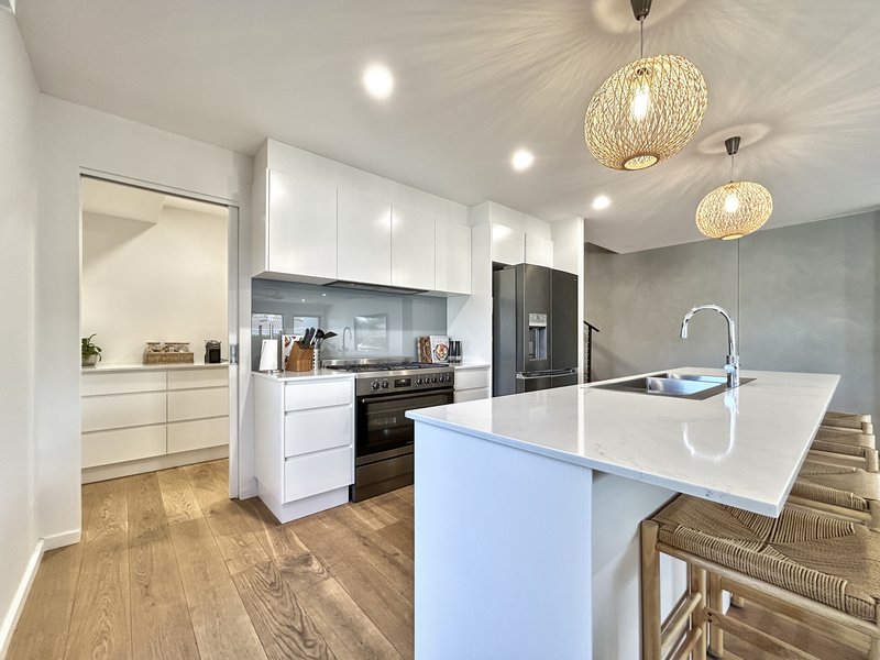 Photo - 2/14 Larmer Close, Broulee NSW 2537 - Image 4