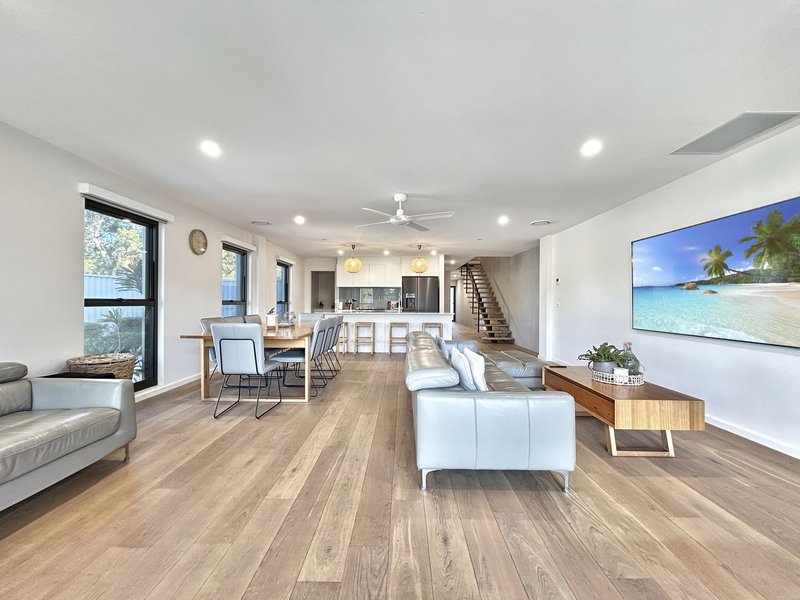 Photo - 2/14 Larmer Close, Broulee NSW 2537 - Image 5