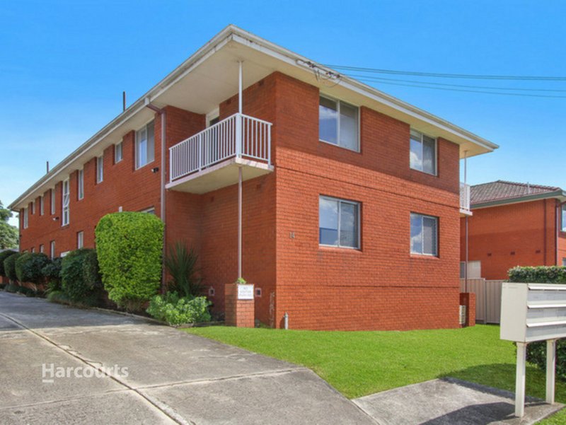 Photo - 2/14 Matthews Street, Wollongong NSW 2500 - Image 2