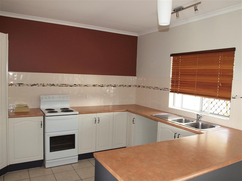 Photo - 2/14 Oyster Court, Trinity Beach QLD 4879 - Image 7