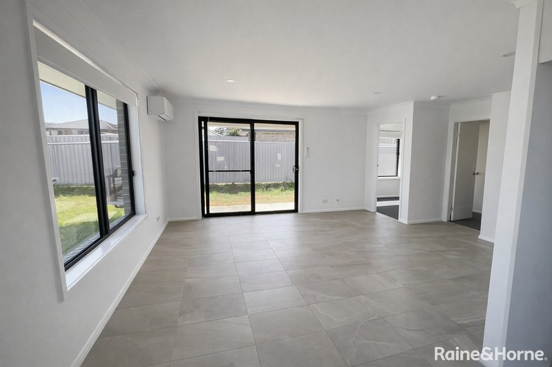Photo - 2/14 Palomino Place, Tamworth NSW 2340 - Image 2