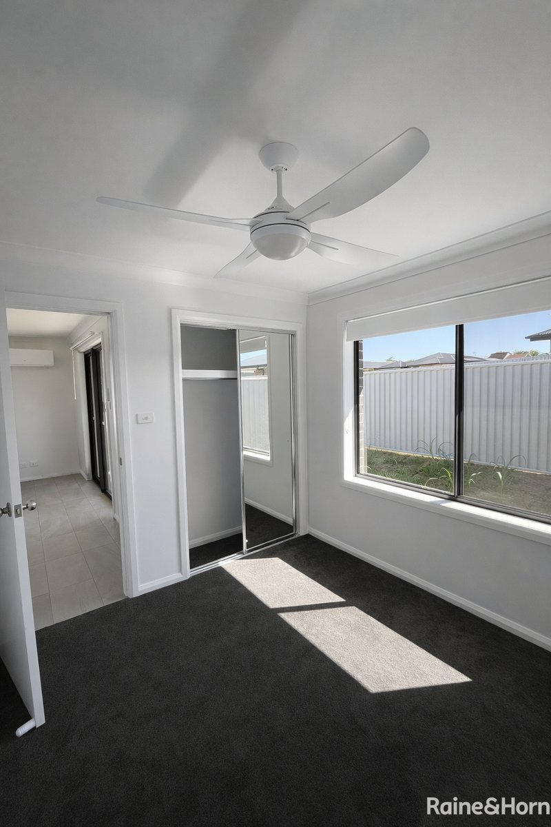 Photo - 2/14 Palomino Place, Tamworth NSW 2340 - Image 6