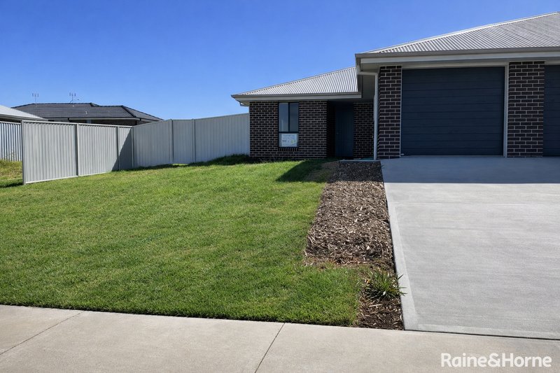 Photo - 2/14 Palomino Place, Tamworth NSW 2340 - Image 1