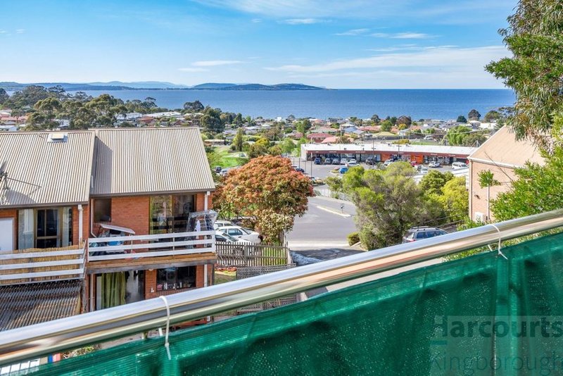 Photo - 2/14 Pearl Place, Blackmans Bay TAS 7052 - Image 3