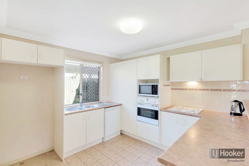 Photo - 2/14 Phillip Street, Labrador QLD 4215 - Image 5