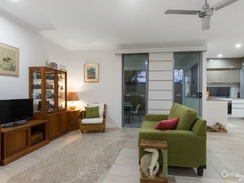 Photo - 2/14 Richards Street, Maroochydore QLD 4558 - Image 2