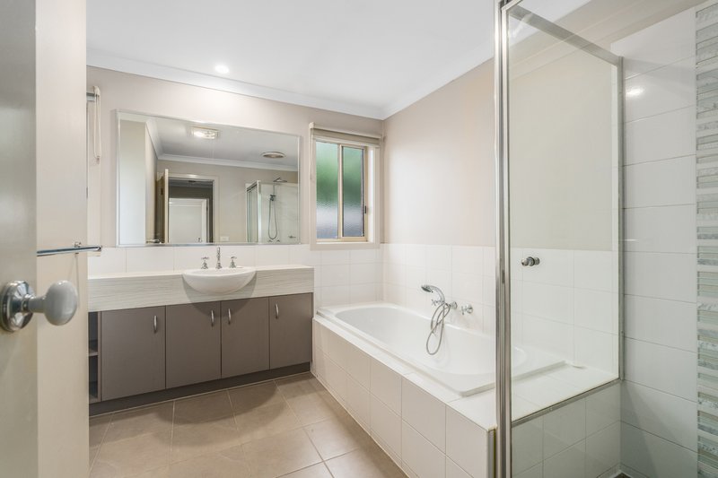 Photo - 2/14 Rimbool Road, Grovedale VIC 3216 - Image 7