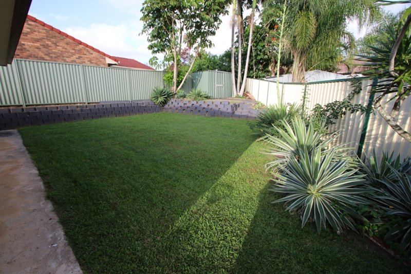 Photo - 2/14 Senate Street, Labrador QLD 4215 - Image 2