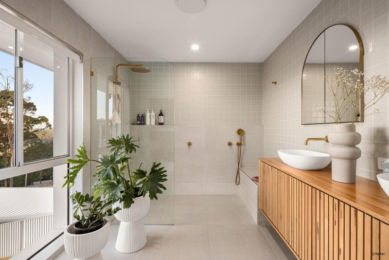 Photo - 214 Simpsons Road, Currumbin Waters QLD 4223 - Image 11