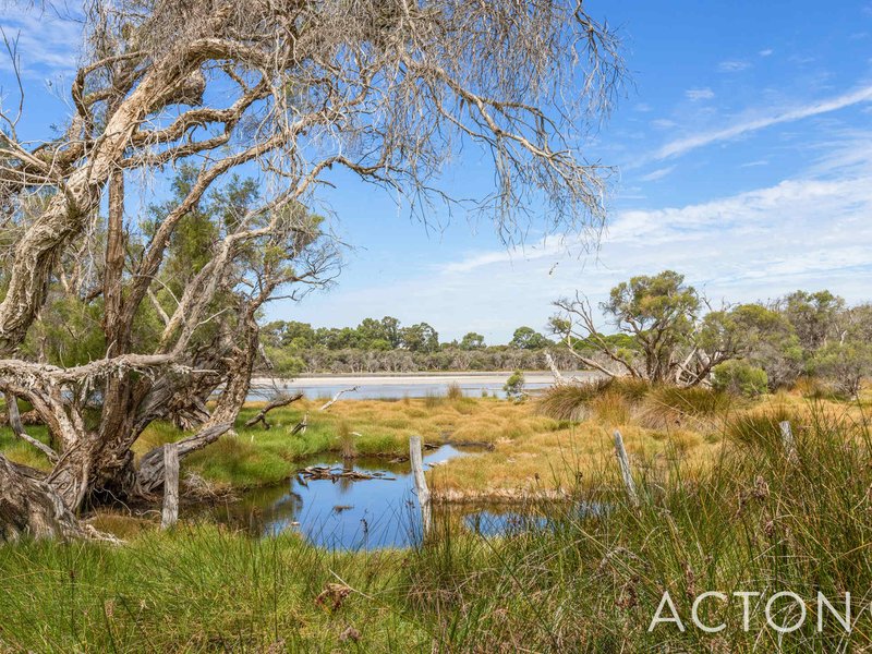 Photo - 21/4 Southend Road, Hamilton Hill WA 6163 - Image 4