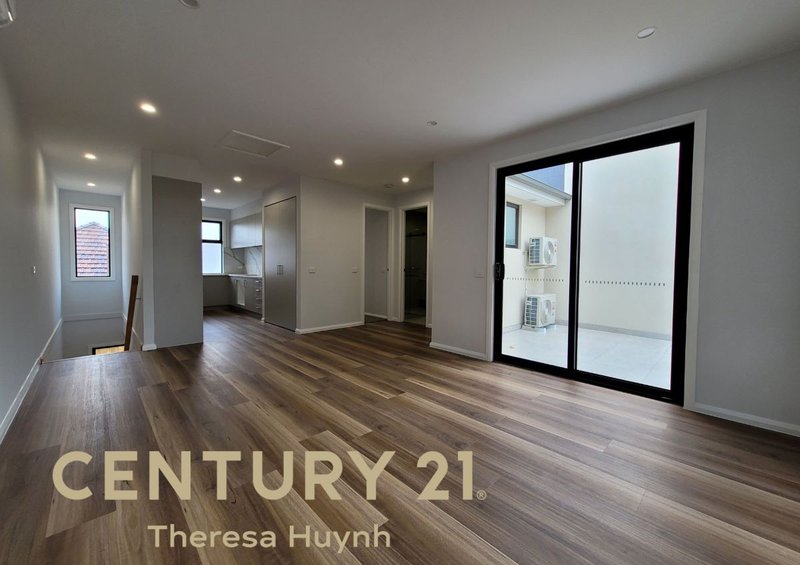 Photo - 2/14 Victoria Avenue, Springvale VIC 3171 - Image 2