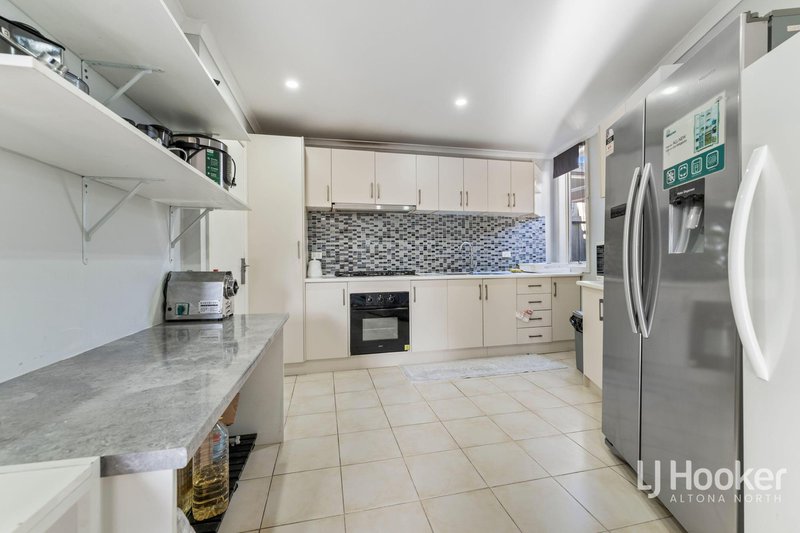 Photo - 214 Victoria Street, Altona Meadows VIC 3028 - Image 9