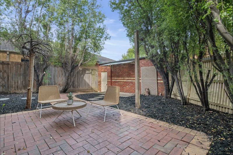 Photo - 2/14 Yvette Drive, Rowville VIC 3178 - Image 12