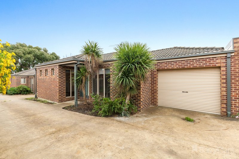 Photo - 2/140 Dudley Street, Wallan VIC 3756 - Image 1