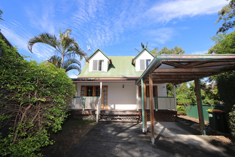 Photo - 2/140 Eugaree Street, Southport QLD 4215 - Image 2