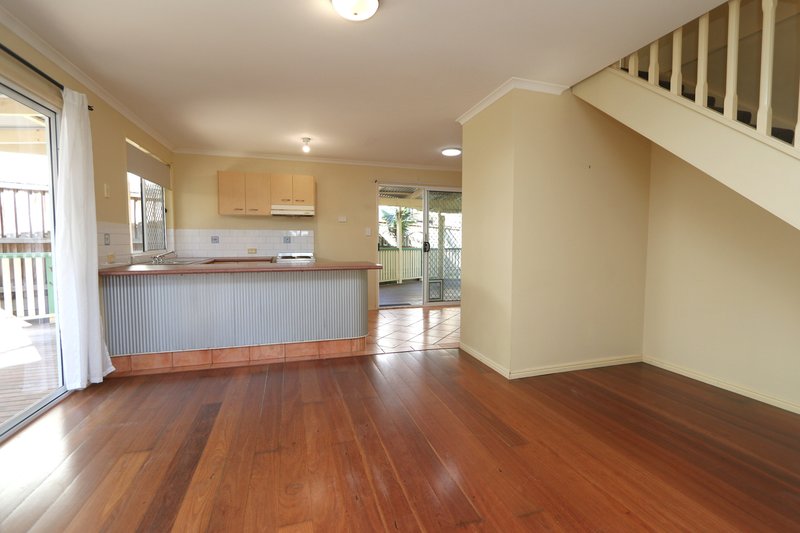 Photo - 2/140 Eugaree Street, Southport QLD 4215 - Image 5