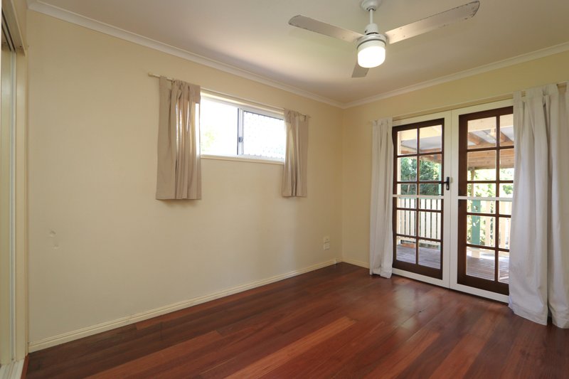 Photo - 2/140 Eugaree Street, Southport QLD 4215 - Image 10